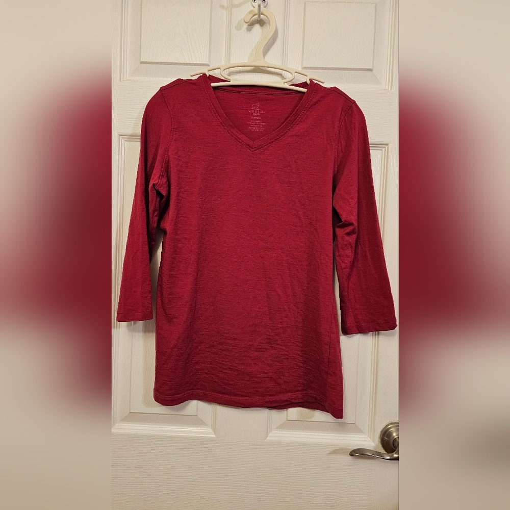WoolX Elena V-neck shirt in XSM in Sangria Wine